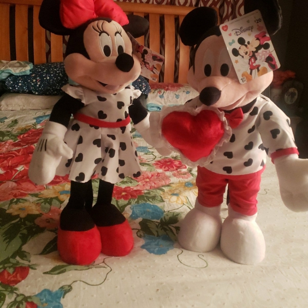 Mickey and Minnie mouse greeters